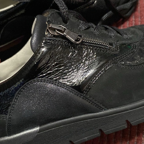 WALDLAUFER “WEITE K” BLACK FLORAL PATTERN SNEAKERS - Picture 5 of 14